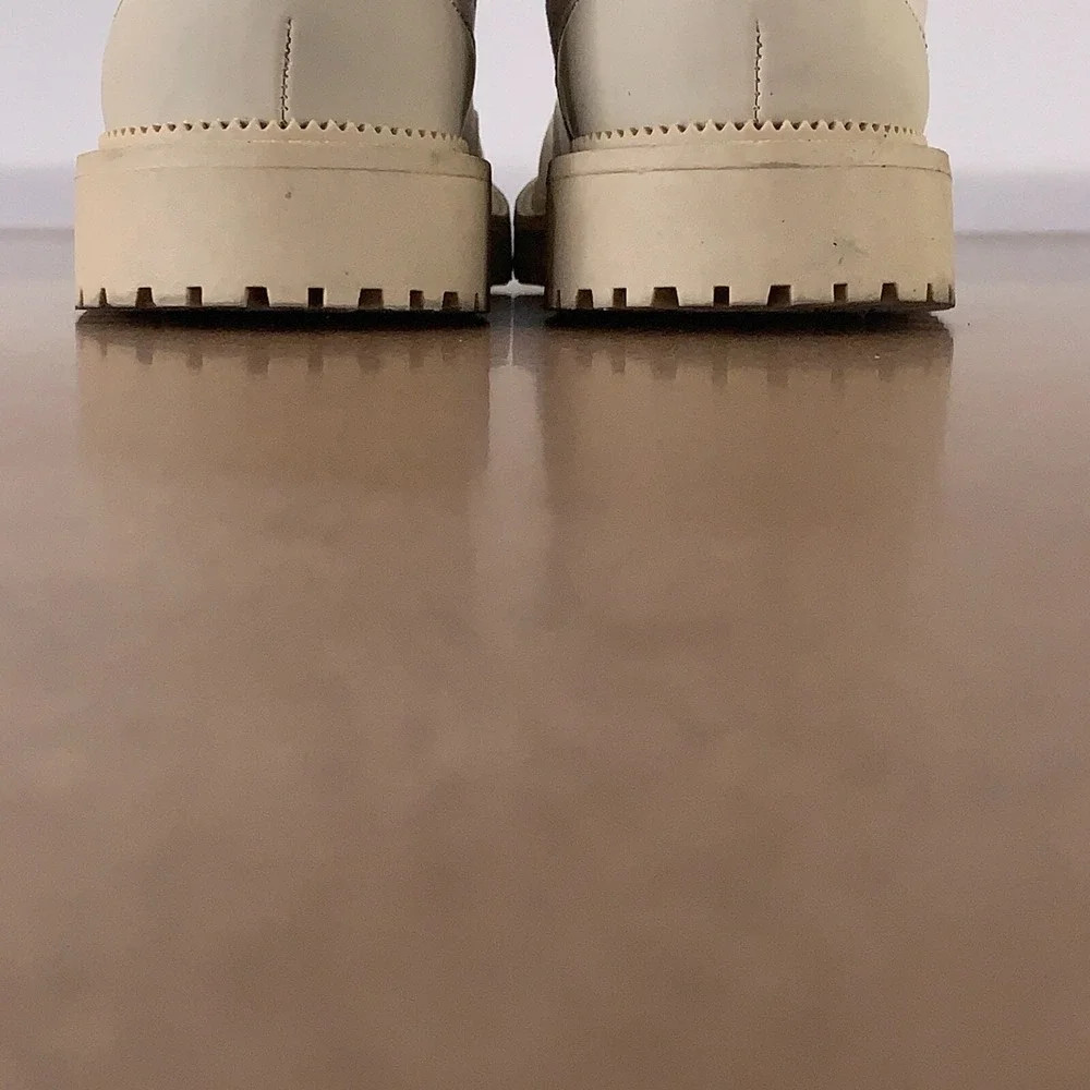 Old Navy Girls Youth Shoe Size 1 Wish Bone Faux-Suede Chelsea Boots NWT *Flaw